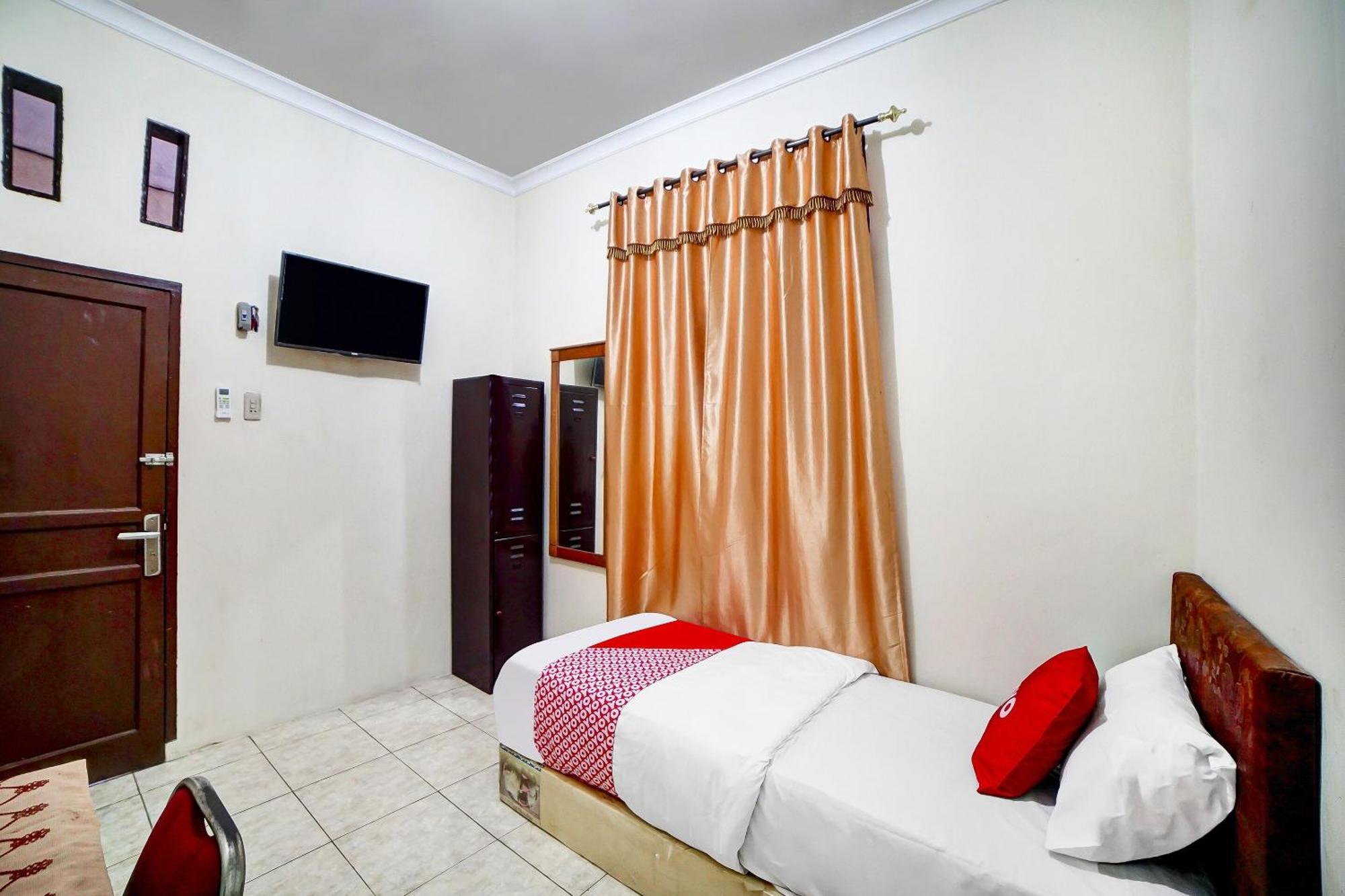 מדאן Oyo 91199 Felicia Homestay מראה חיצוני תמונה