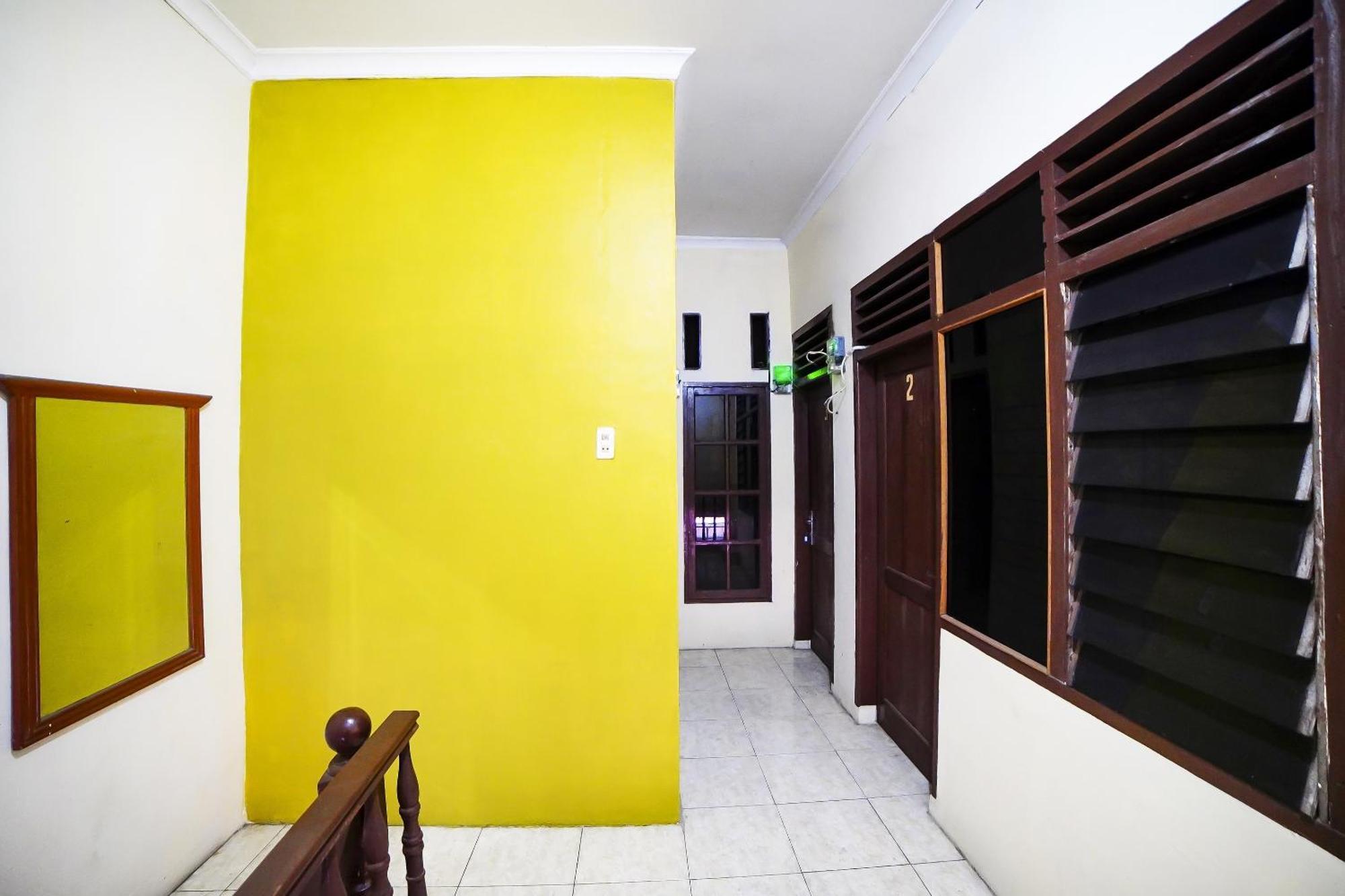 מדאן Oyo 91199 Felicia Homestay מראה חיצוני תמונה